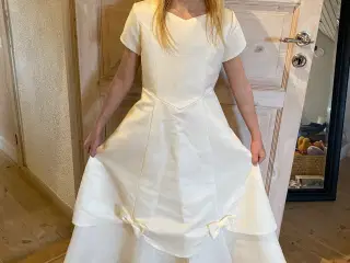 Brudepige kjole 