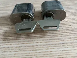 Låsecylingder med nøgler