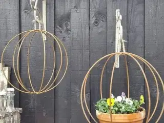 Dekorationskugle i rundjern