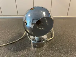 Ball magnet lampe fra Frandsen Ligtning