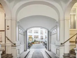 Lækkert kontorlejemål ved Frederiksholms Kanal og Christiansborg Slot