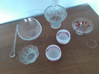 Samling af glas ting sælges