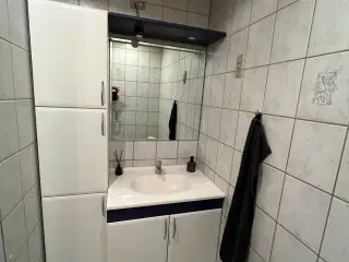 Badeværelsesmøbel med vask+ toilet
