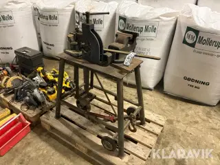 Smedebord med skruestik