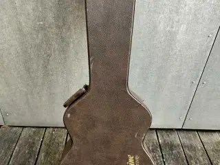 Brun flight case til Takamine guitar 