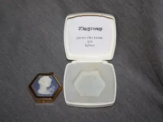 Elsa Kingsway Electronic gas cameo lighter