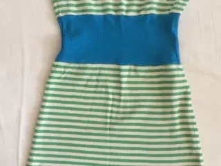Halling kjole 6 (5) år