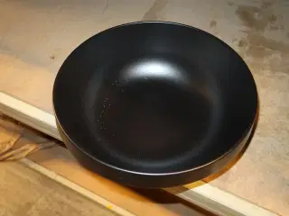 1 stk. Skål sort D355 x H130 mm 7 ltr Emile Henry