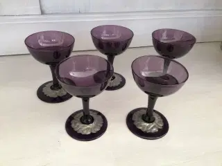 Gamle glas med tinfod