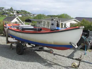 båd med indenbors-motor