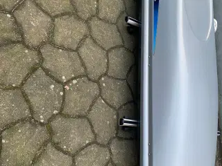 Skoda Superb tagbøjler og Thule Tagboks