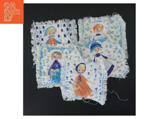 Fem små tekstilbilleder med børn og blomster (str. 5 stk 13,5x14 cm)