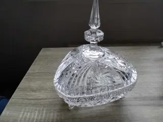 Smuk stor facet slebet krystal bonbonniere