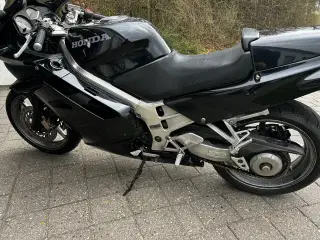 Honda VFR 750 