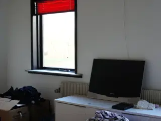 Netop moderniseret kontor / beboelse udlejes