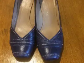 Pæne blå sko og guld sko