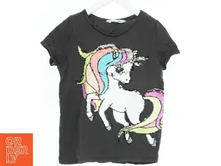 Sort T-shirt med enhjørning fra H&M (str. 140)