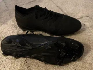Puma fodboldstøvler, brugt få gange 