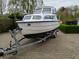 Motorbåd