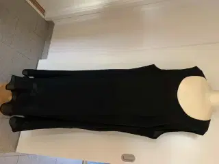 Flot sort lang kjole