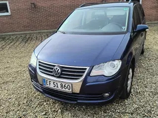 VW TOURAN 2.0 TDI 140 TRENDLINE 