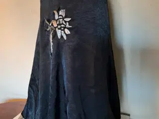 Vila str. S nederdel med sølv mønster