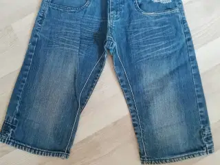 shorts str. 152, Grunt