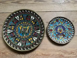 Emalje dekoreret platter