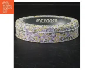 Rund metal æske med blomsterprint fra Magasin du Nord (str. 18x13x4 cm)