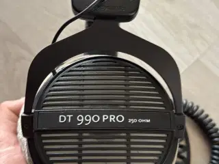 Beyerdynamic DT 990 Pro 250 Ohms høretelefoner