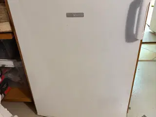 Lille ældre skabsfryser