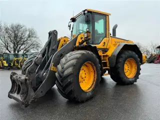 Volvo L 120 F VELHOLDT!