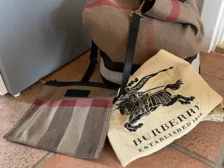 Burberry kanvas taskr