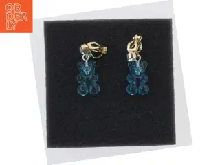 Øreringe med blå bamsefigurer (str. 1,5 cm)