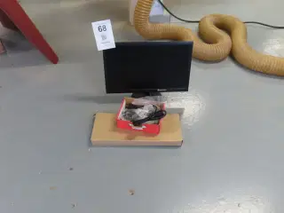 Computerskærm inkl. Mus & tastetur