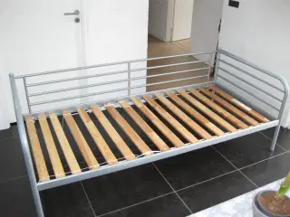God Ikea Metal / Stål seng