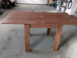 lille spisebord der kan klappes ud