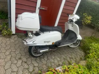 Fin vha 45 scooter næsten som ny 