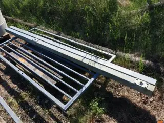 HEGNSLÅGE, 100