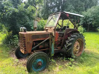 Traktor IH 275b Diesel m. Frontlæsser 