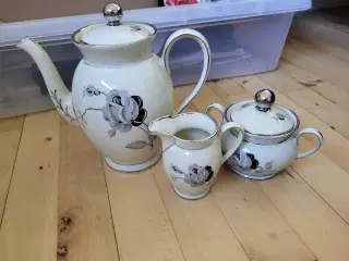 Antik sort rose porcelæn 