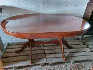 Spisebord og stole