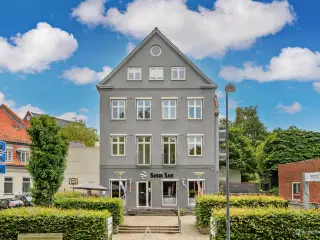 Momsfrit kontor/klinik i hjertet af Lyngby