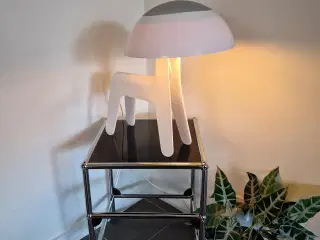 "Dog lamp" designet af Chaiyut Plypetch. 