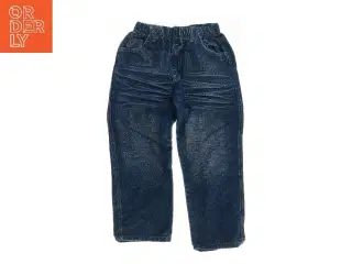 Bukser med elastisk talje (str. 128)