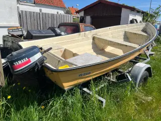 Jolle med motor og trailer