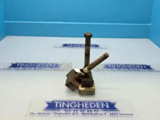 New Holland 8360 Frontvægt Lås 16051121