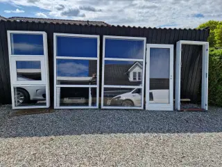 Vinduesparti med dør