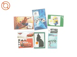 Forskellige kort og billeder