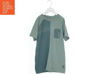 Kortærmet T-shirt med lomme fra Pomp de Lux (str. 164)